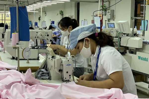Áp lực lạm phát sẽ tiếp tục thách thức thị trường dệt may 2023 Áp lực lạm phát sẽ tiếp tục thách thức thị trường dệt may 2023