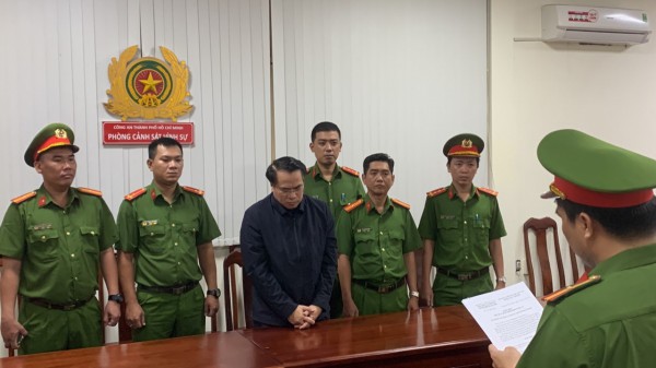 Bắt Cục trưởng Cục Đăng kiểm Việt Nam Đặng Việt Hà