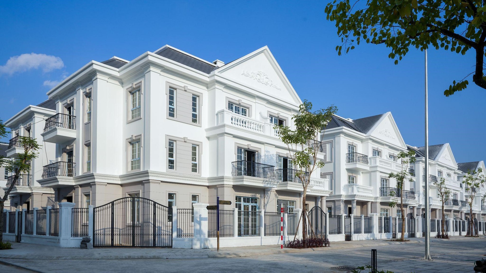 Bất động sản thương mại đã hình thành được nhà đầu tư ưu ái - Ảnh 1. Bất động sản thương mại đã hình thành được nhà đầu tư ưu ái - Ảnh 1.