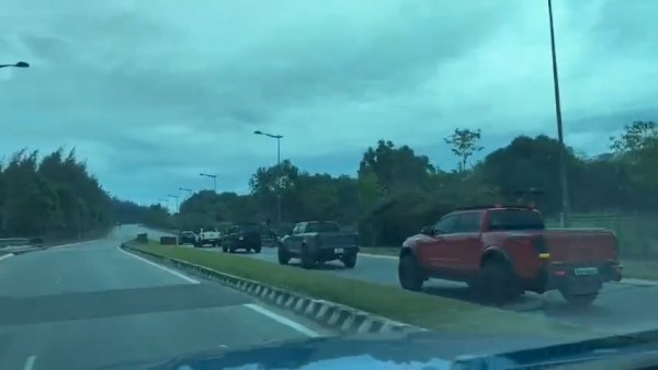 Bình Dương: Làm rõ clip đoàn xe bán tải có dấu hiệu vi phạm giao thông