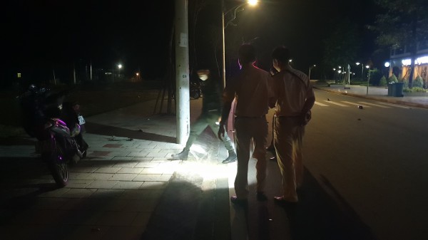 Bình Phước: Nam thanh niên tử vong trong vụ xe máy va chạm cột điện