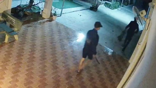 Bình Phước: Nhóm người lạ mặt ngang nhiên mang hung khí vào nhà dân trộm tài sản