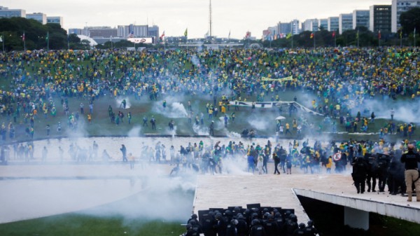 Brazil phong tỏa khu vực xảy ra bạo loạn để khôi phục an ninh trật tự