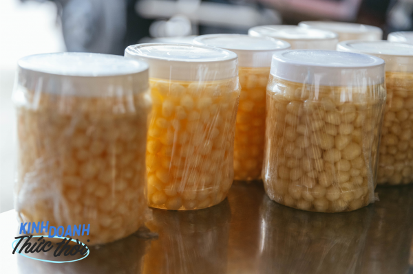 Các chị, các mẹ chọn ngâm củ kiệu bán tại nhà, tưởng đơn giản nhưng vẫn là việc kiếm ra tiền cho mùa Tết lẫn ngày thường Các chị, các mẹ chọn ngâm củ kiệu bán tại nhà, tưởng đơn giản nhưng vẫn là việc kiếm ra tiền cho mùa Tết lẫn ngày thường