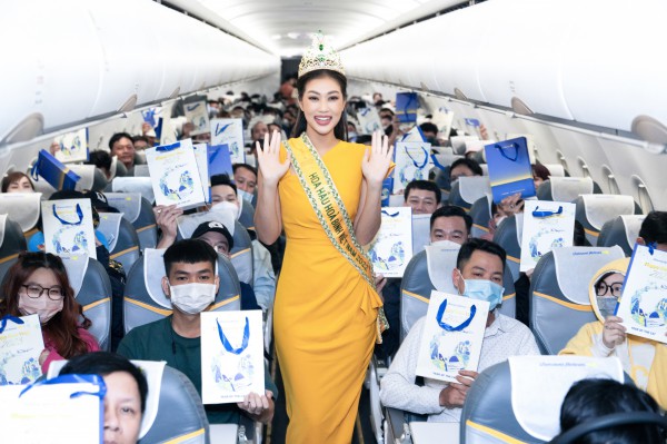 Các hãng hàng không Việt đưa không khí Tết lên tàu bay Các hãng hàng không Việt đưa không khí Tết lên tàu bay