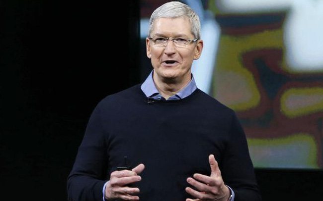 CEO Tim Cook bị giảm lương thưởng