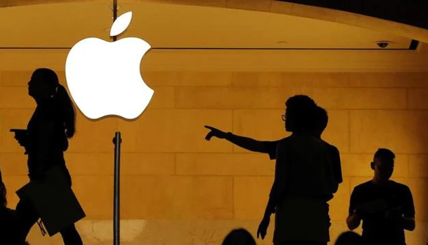 CEO Tim Cook bị giảm lương thưởng CEO Tim Cook bị giảm lương thưởng