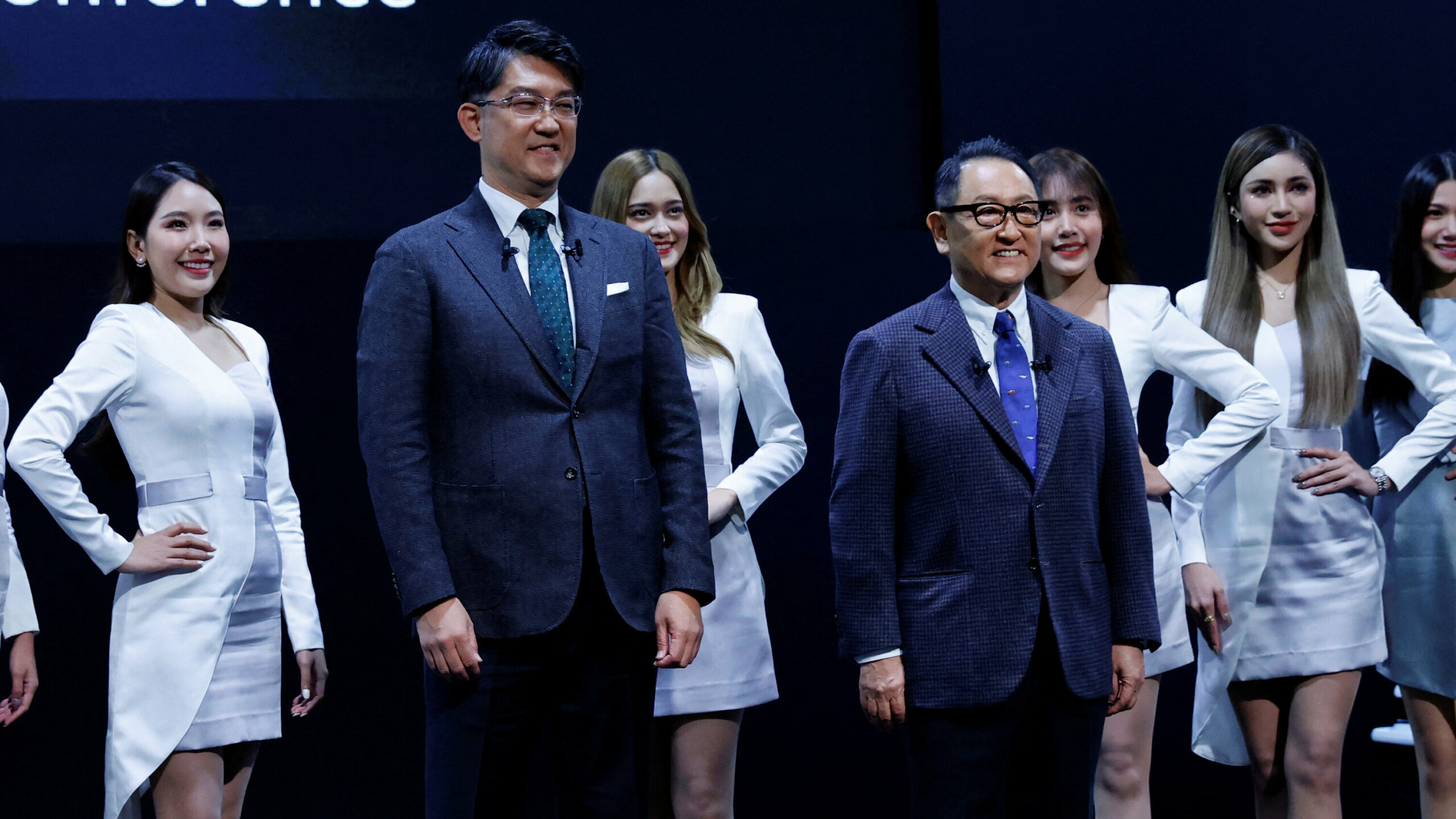 CEO Toyota từ chức CEO Toyota từ chức