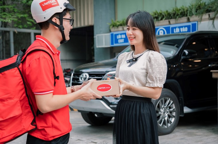 Chào Xuân mới, Viettel Store ưu đãi đến 50%, nhận đặt hàng online xuyên Tết