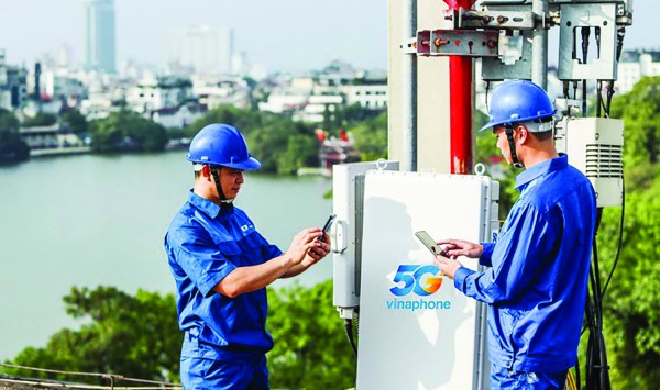 Chắp cánh cho “sếu đầu đàn” * Chắp cánh cho “sếu đầu đàn” *