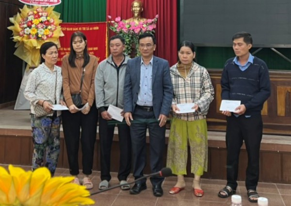 Chợ Bình Định bốc cháy lúc nửa đêm: Hỗ trợ 17 tiểu thương có hàng bị cháy