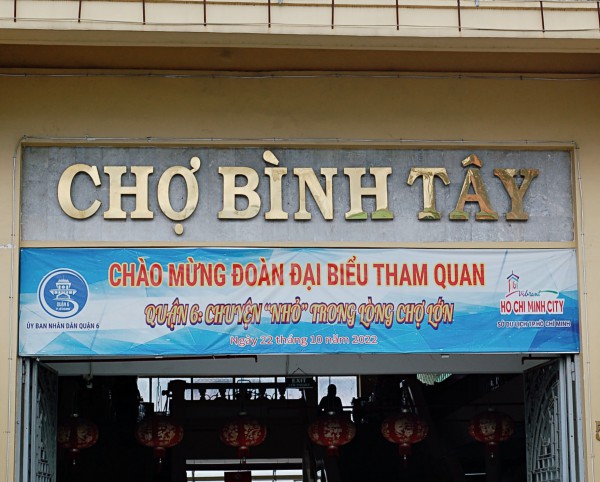 Chợ Bình Tây tấp nập người ra vào dịp Tết, tiểu thương vẫn Chợ Bình Tây tấp nập người ra vào dịp Tết, tiểu thương vẫn