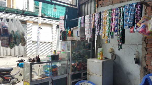 Chở con đi hớt tóc về phát hiện tài sản bị trộm, heo đất bị đập vỡ Chở con đi hớt tóc về phát hiện tài sản bị trộm, heo đất bị đập vỡ