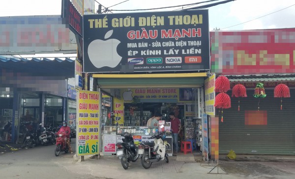 Chủ cửa hàng ở TP.HCM bị kẻ gian lấy điện thoại iPhone khi vừa quay lưng