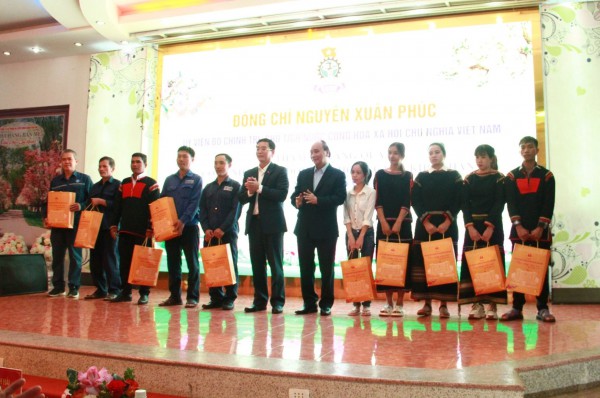Chủ tịch nước chúc tết bộ đội biên phòng và công nhân lao động Đắk Lắk