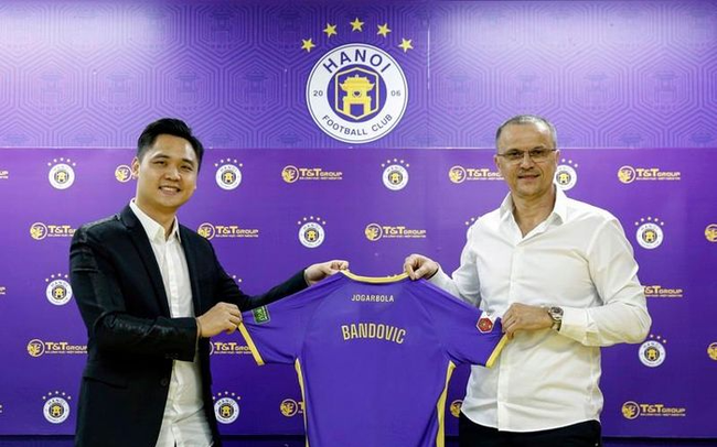 CLB Hà Nội có huấn luyện viên mới