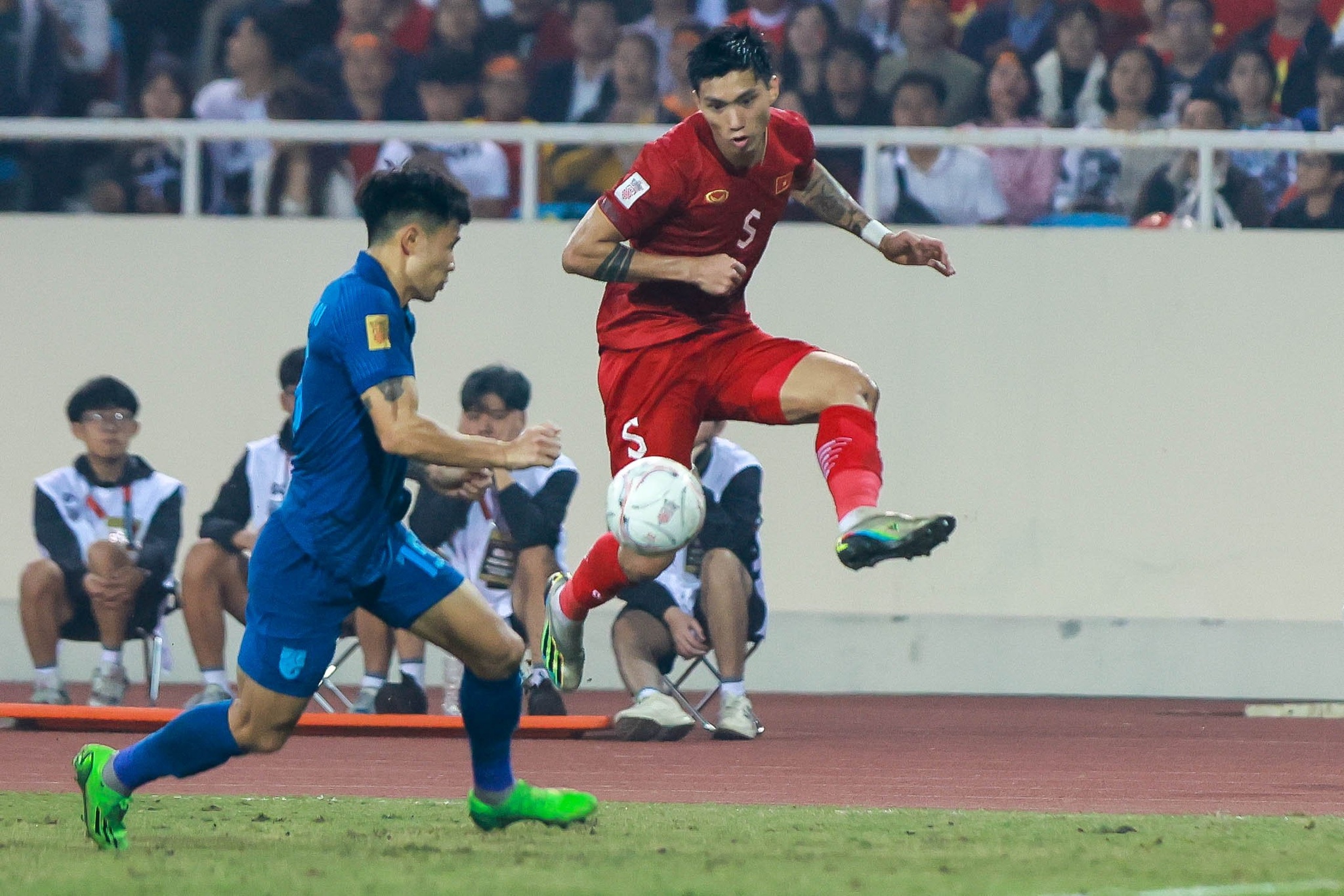 CLB Hà Nội thông báo chia tay Đoàn Văn Hậu