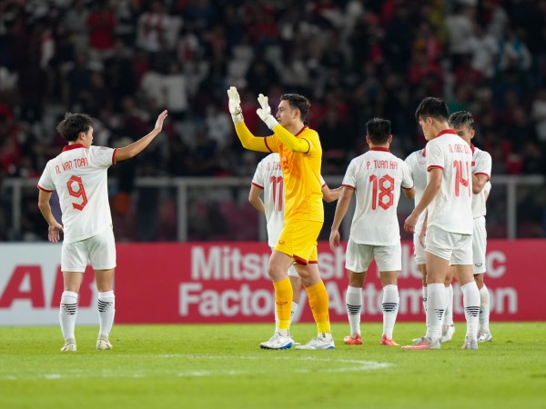 Đặng Văn Lâm chưa ăn mừng, dù phá sâu kỷ lục AFF Cup