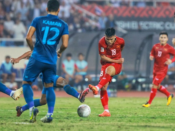 Đấu trí cân não, ông Park chưa thể thắng ông Polking
