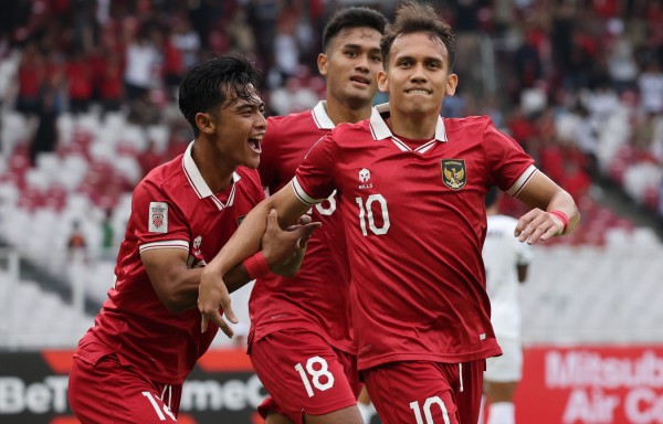 Độc quyền: Huyền thoại Kurniawan Dwi Julianto nhận định sức mạnh của tuyển Việt Nam và Indonesia