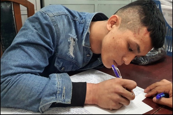 Đối tượng truy nã đâm thiếu tá công an