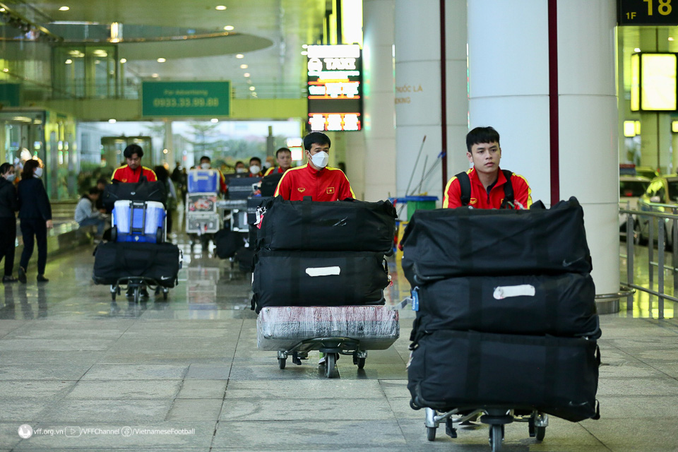ĐT Việt Nam đã trở về Hà Nội, chuẩn bị tiếp đón Myanmar tại trận cuối vòng bảng