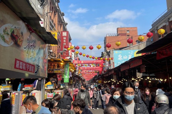 Du học sinh Việt ‘dạy’ bạn bè quốc tế... chơi tết