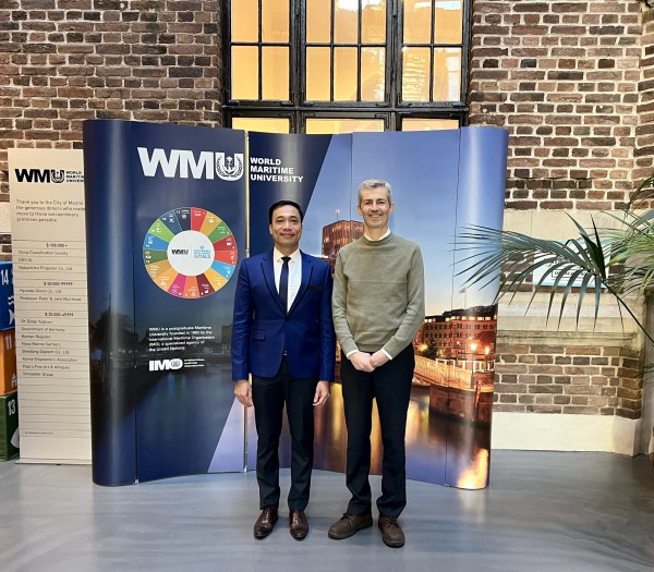 Giảng viên trường ĐH Việt làm tổng biên tập tạp chí khoa học hàng đầu thế giới