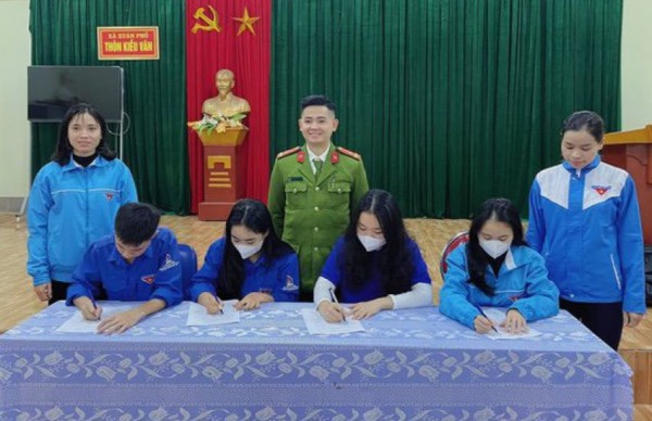 Hà Tĩnh: Báo động tình trạng học sinh tự chế pháo nổ