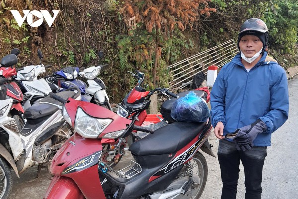 Hàng trăm người tham gia vây bắt đối tượng giết người trên đồi cao su tại Lai Châu
