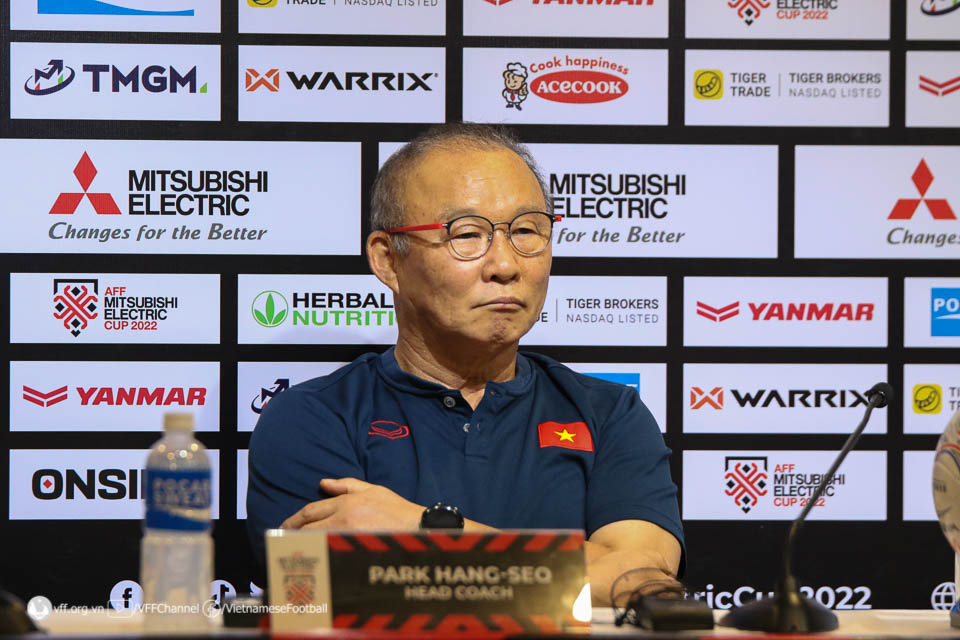 HLV Park Hang Seo và học trò tin ĐT Việt Nam đủ sức giành chiến thắng trên sân đối thủ