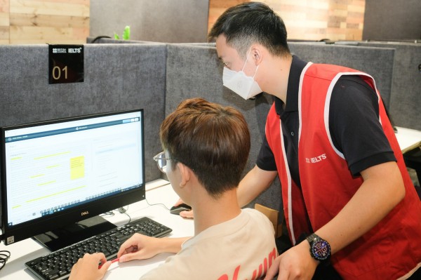 Học sinh lớp 12 ‘lên dây cót’ cho loạt kỳ thi sau tết