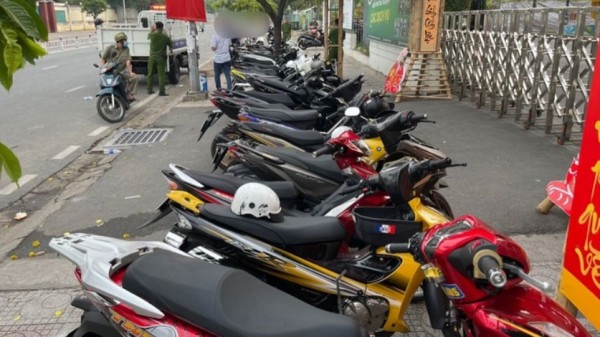Khởi tố 4 bị can "đi bão" rạng sáng mùng 1 Tết