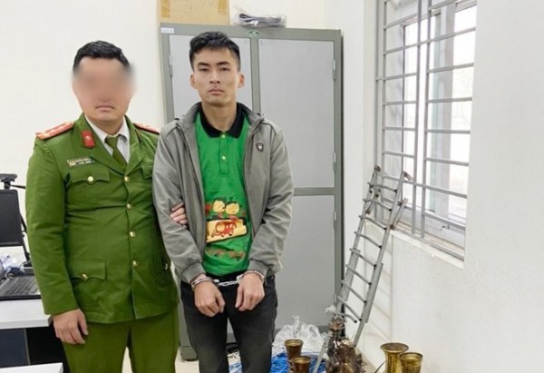 Khởi tố đối tượng trộm cắp cổ vật ở đình, chùa rồi đem đi bán phế liệu