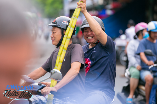 Kiếm hàng chục triệu chưa đầy 24 giờ nhờ phong tục mua mía vàng cúng vía Trời ở Sài Gòn Kiếm hàng chục triệu chưa đầy 24 giờ nhờ phong tục mua mía vàng cúng vía Trời ở Sài Gòn