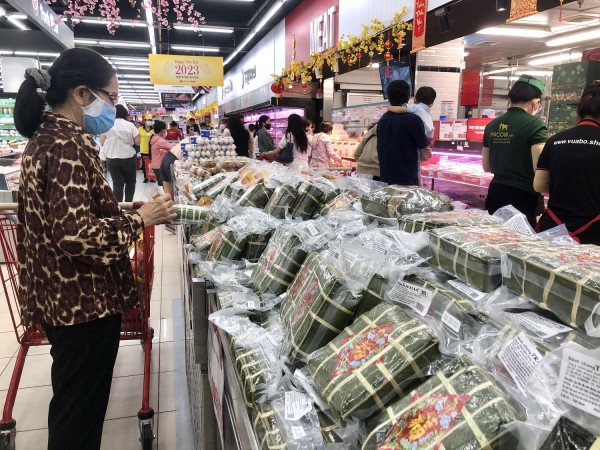 Lạ lùng 28 Tết Nguyên đán, thịt heo, bánh chưng, rau quả lại giảm giá