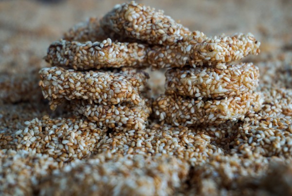 Làng bánh đặc sản Đà Nẵng "đỏ lửa" suốt ngày đêm vẫn không đủ bán Tết