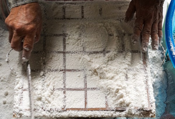 Làng bánh đặc sản Đà Nẵng "đỏ lửa" suốt ngày đêm vẫn không đủ bán Tết