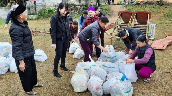 Lạng Sơn: Nông dân thi thu gom rác thải, bảo vệ môi trường vùng công viên địa chất