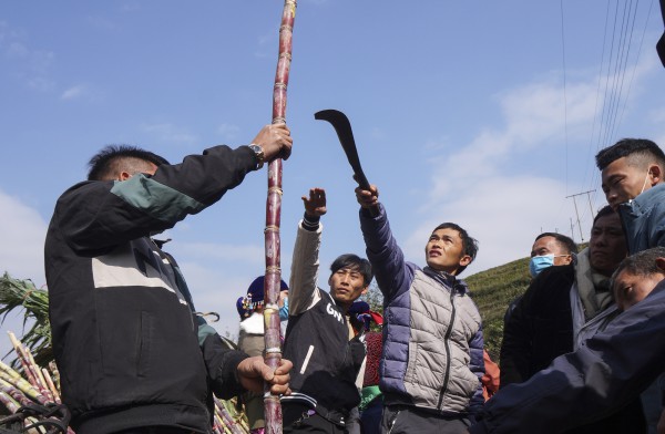 Lên cao nguyên đá Hà Giang xem người Mông chơi 