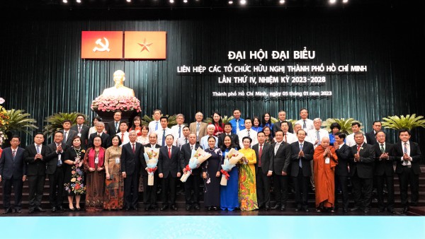 Liên hiệp các tổ chức hữu nghị TP.HCM muốn vận động viện trợ 250 triệu USD Liên hiệp các tổ chức hữu nghị TP.HCM muốn vận động viện trợ 250 triệu USD