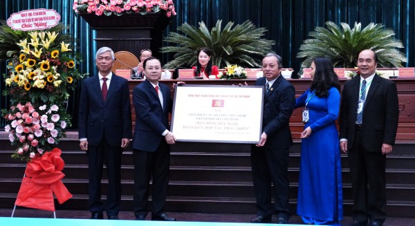 Liên hiệp các tổ chức hữu nghị TP.HCM muốn vận động viện trợ 250 triệu USD Liên hiệp các tổ chức hữu nghị TP.HCM muốn vận động viện trợ 250 triệu USD