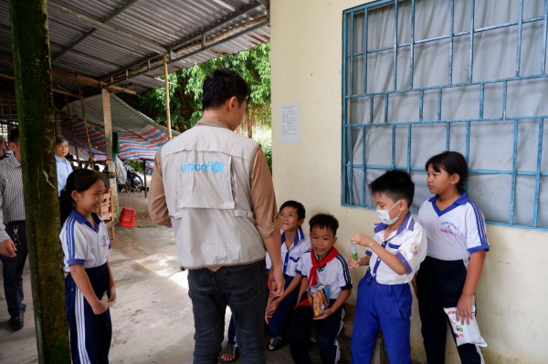 Masterise Group & Unicef Việt Nam đưa sáng kiến nhà vệ sinh không phát thải đầu tiên tới Sóc Trăng Masterise Group & Unicef Việt Nam đưa sáng kiến nhà vệ sinh không phát thải đầu tiên tới Sóc Trăng
