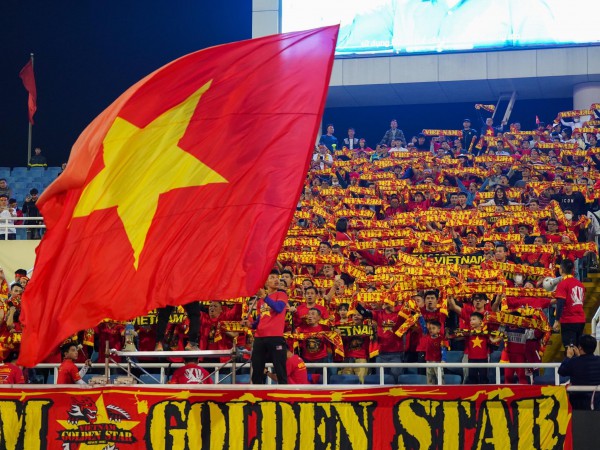 Mua vé xem tuyển Việt Nam đá chung kết AFF Cup 2022: Người cười, người 