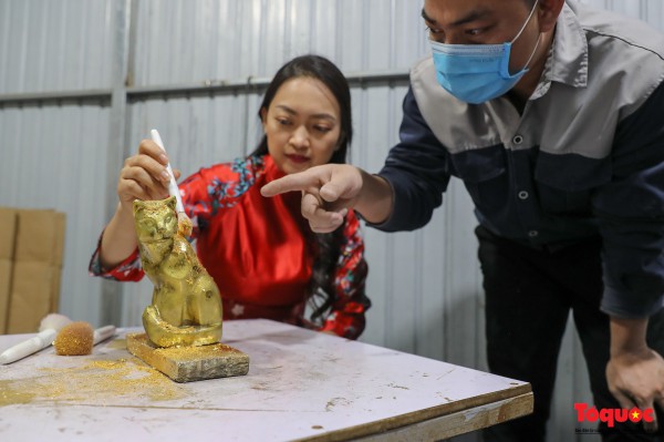 Ngắm bộ linh vật mèo dát vàng 24k chào đón Tết Quý Mão 2023 Ngắm bộ linh vật mèo dát vàng 24k chào đón Tết Quý Mão 2023