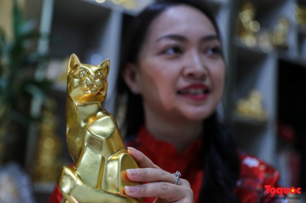 Ngắm bộ linh vật mèo dát vàng 24k chào đón Tết Quý Mão 2023 Ngắm bộ linh vật mèo dát vàng 24k chào đón Tết Quý Mão 2023