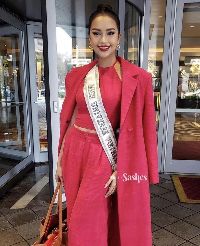 Ngọc Châu những ngày đầu chinh chiến tại Miss Universe 2022: Sắc vóc bùng nổ, lên đồ cực ấn tượng - Ảnh 8.