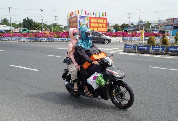 Người xa xứ trên đường về quê ăn tết: Quà chất đầy xe, nôn nao sum họp