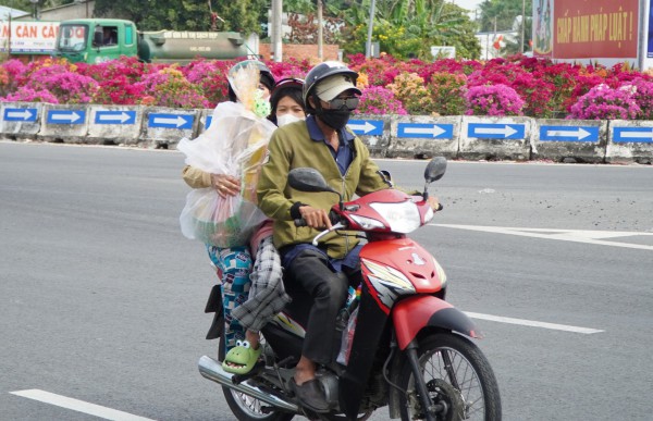 Người xa xứ trên đường về quê ăn tết: Quà chất đầy xe, nôn nao sum họp