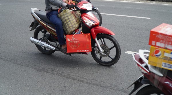 Người xa xứ trên đường về quê ăn tết: Quà chất đầy xe, nôn nao sum họp